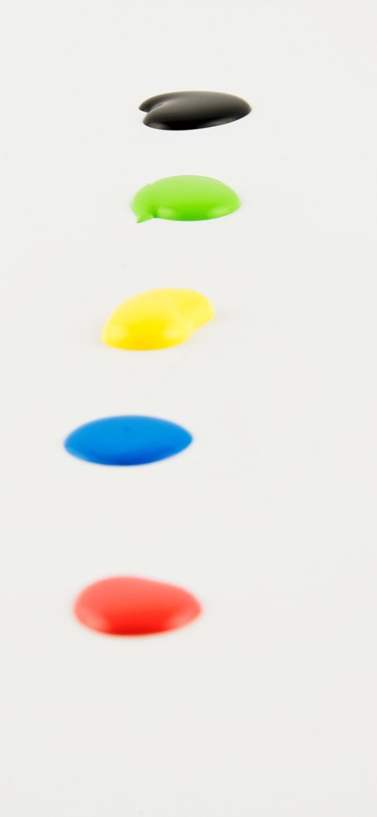 淘色坞 淘色坞 App 色卡间列表页，竖向排列的配色卡片，每张标注主色辅色比例，画面安静克制